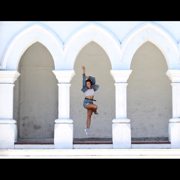 Meet your Posher, Meredith - Picture 3 of 4